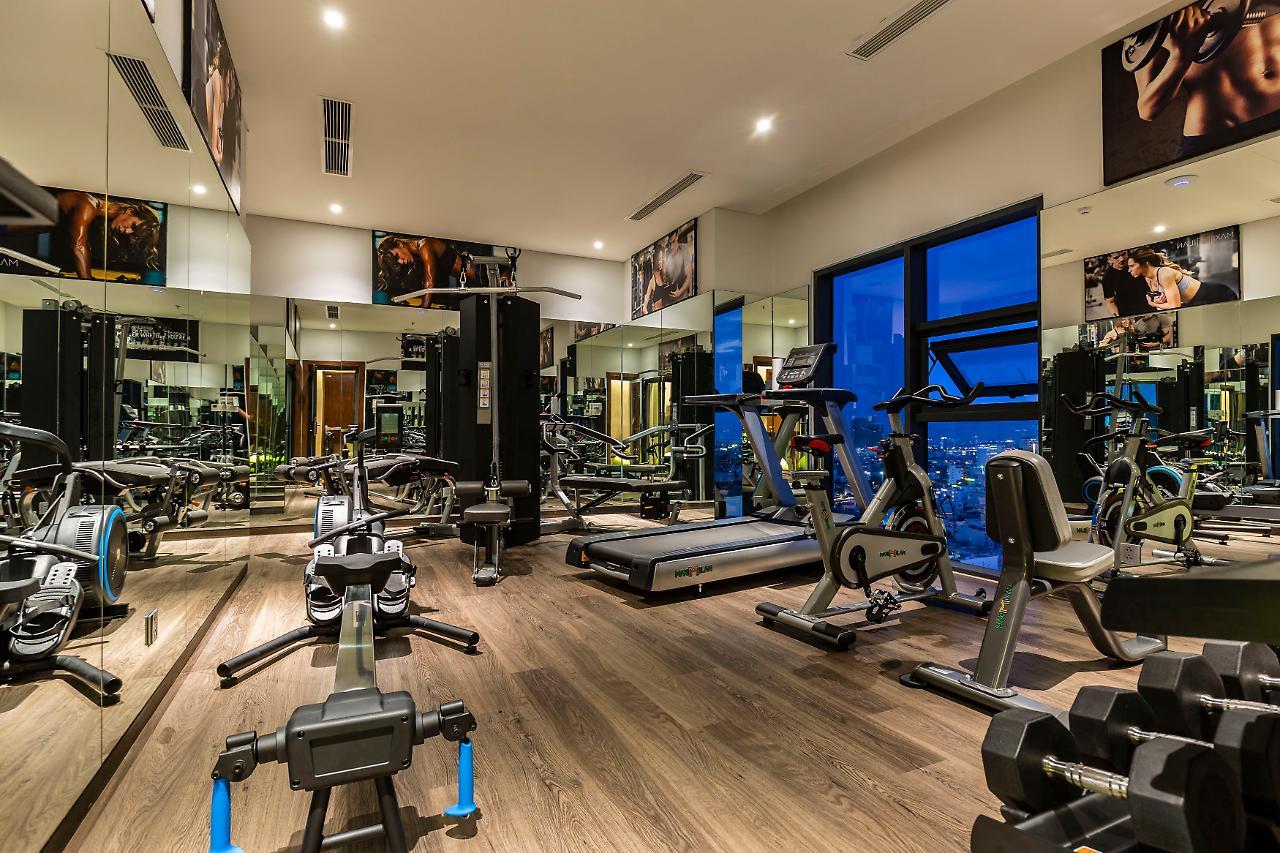 Maximilan Danang Beach Hotel מראה חיצוני תמונה