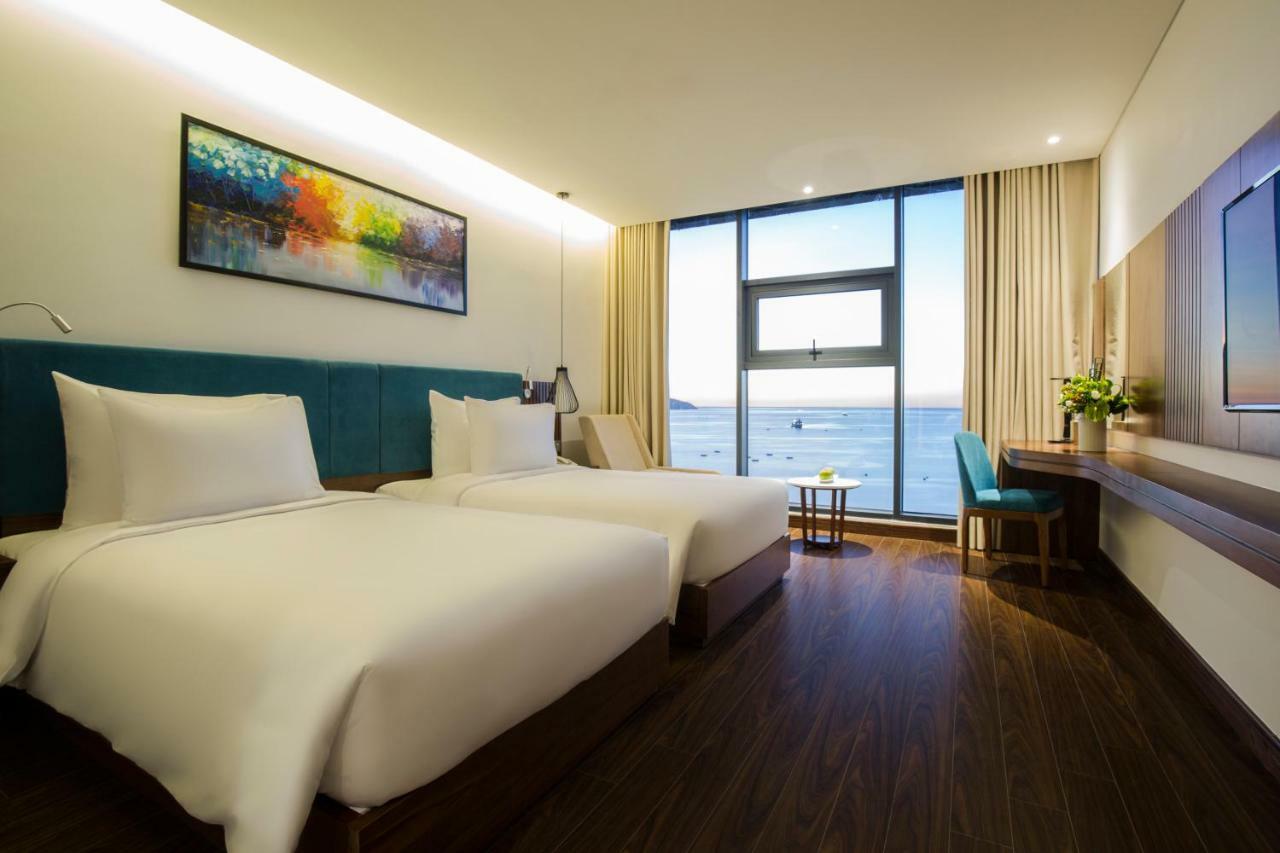 Maximilan Danang Beach Hotel מראה חיצוני תמונה