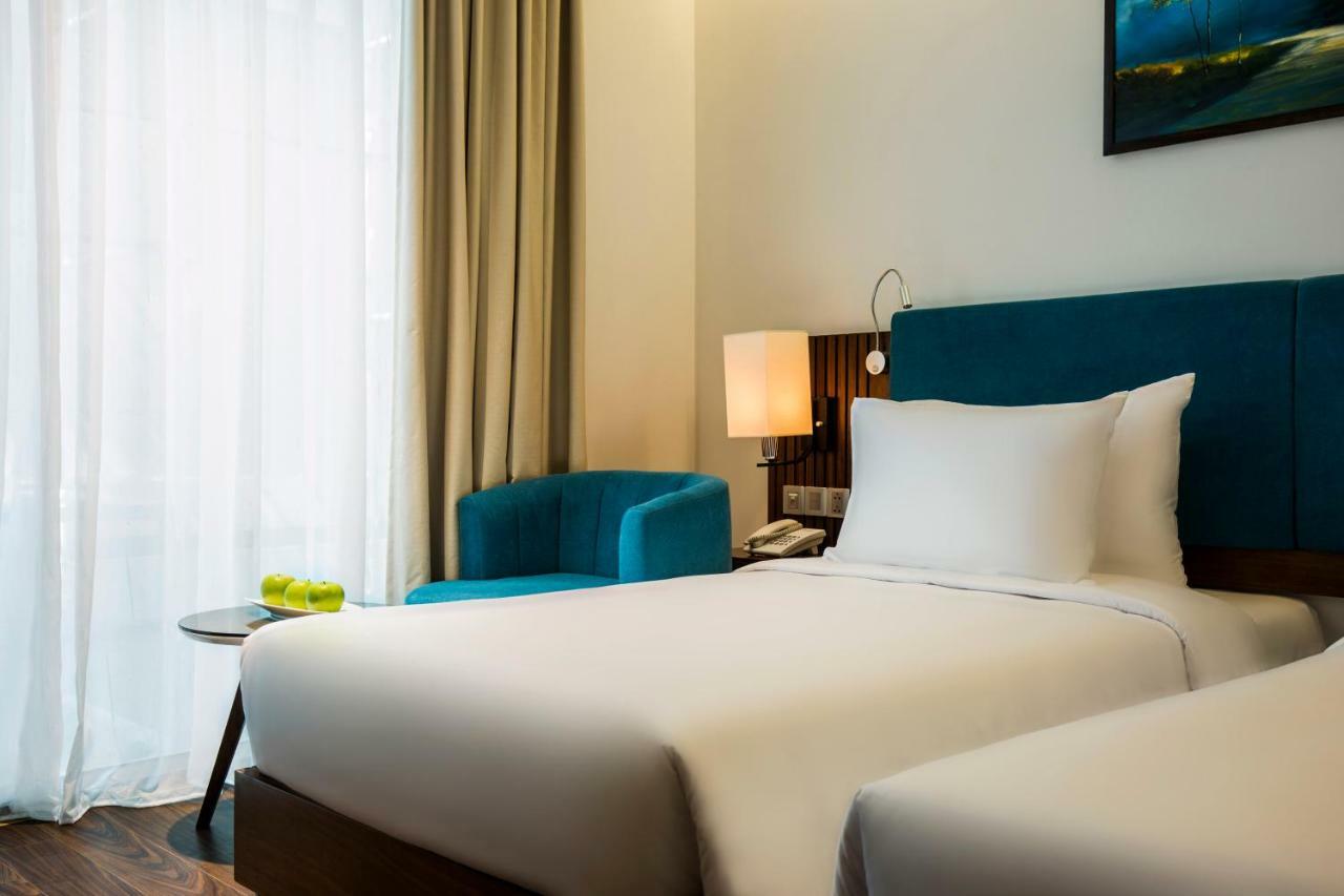 Maximilan Danang Beach Hotel מראה חיצוני תמונה