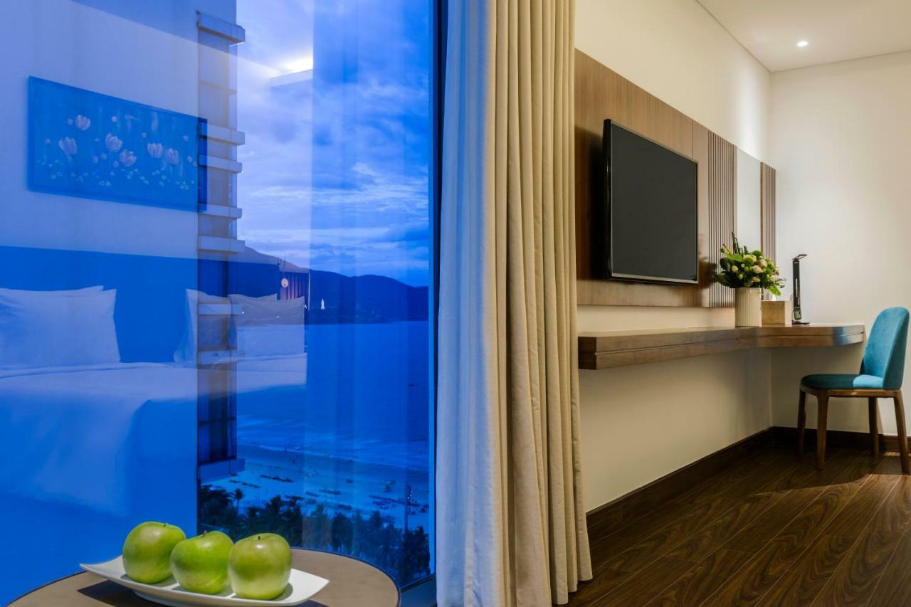 Maximilan Danang Beach Hotel מראה חיצוני תמונה