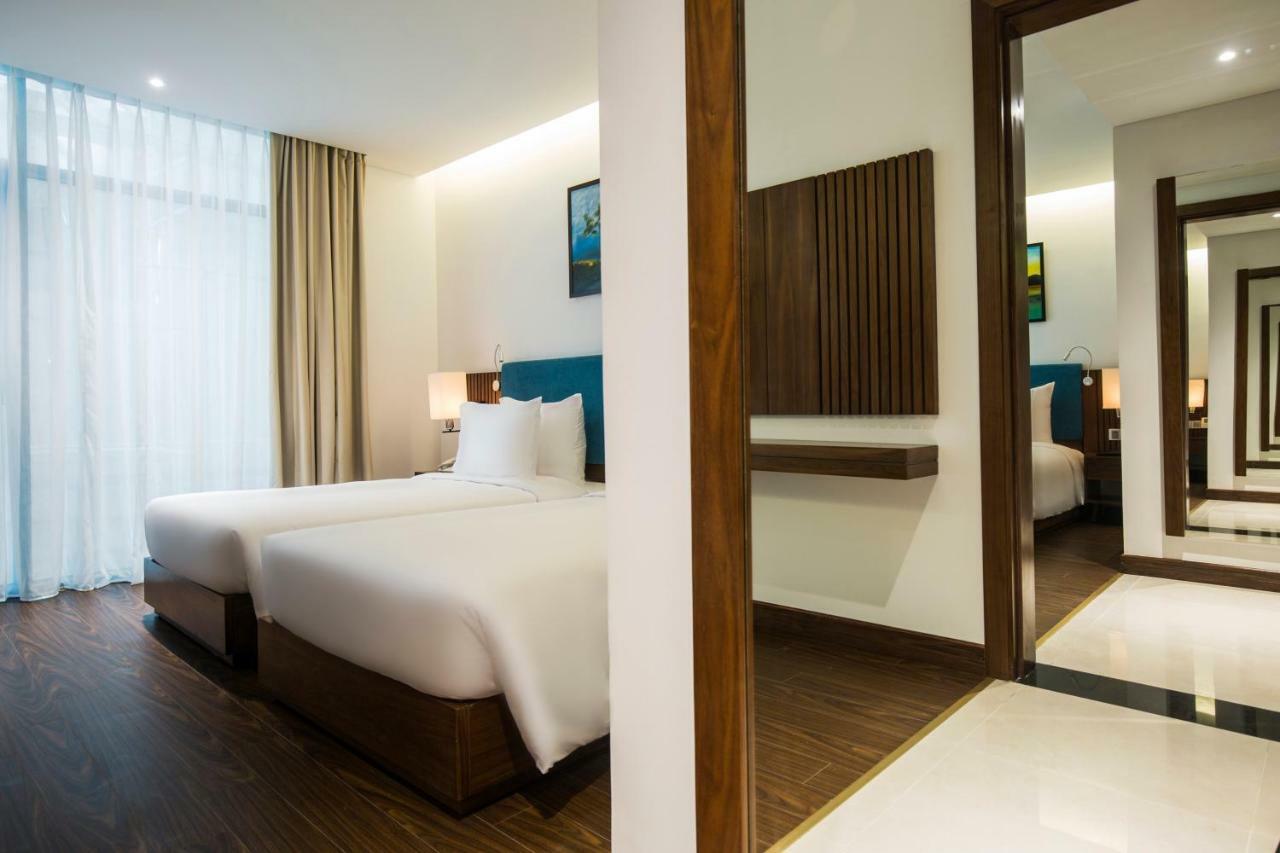 Maximilan Danang Beach Hotel מראה חיצוני תמונה