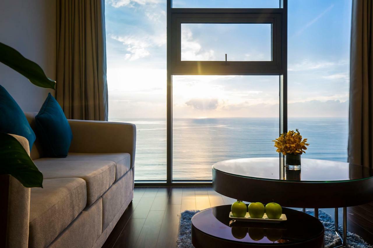 Maximilan Danang Beach Hotel מראה חיצוני תמונה