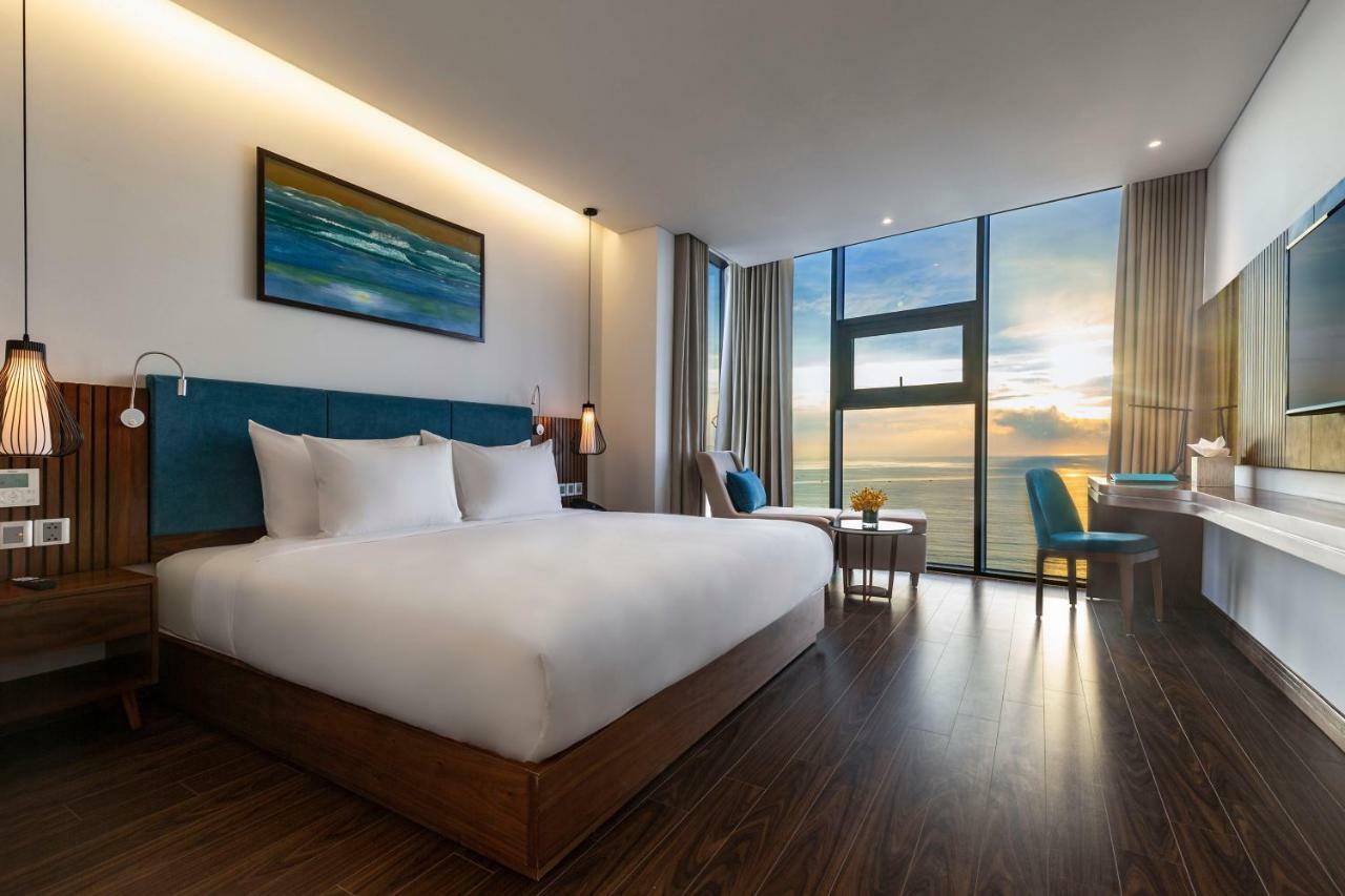 Maximilan Danang Beach Hotel מראה חיצוני תמונה