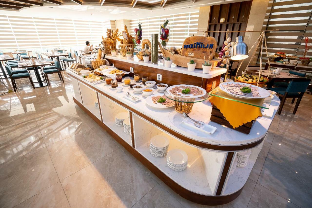 Maximilan Danang Beach Hotel מראה חיצוני תמונה