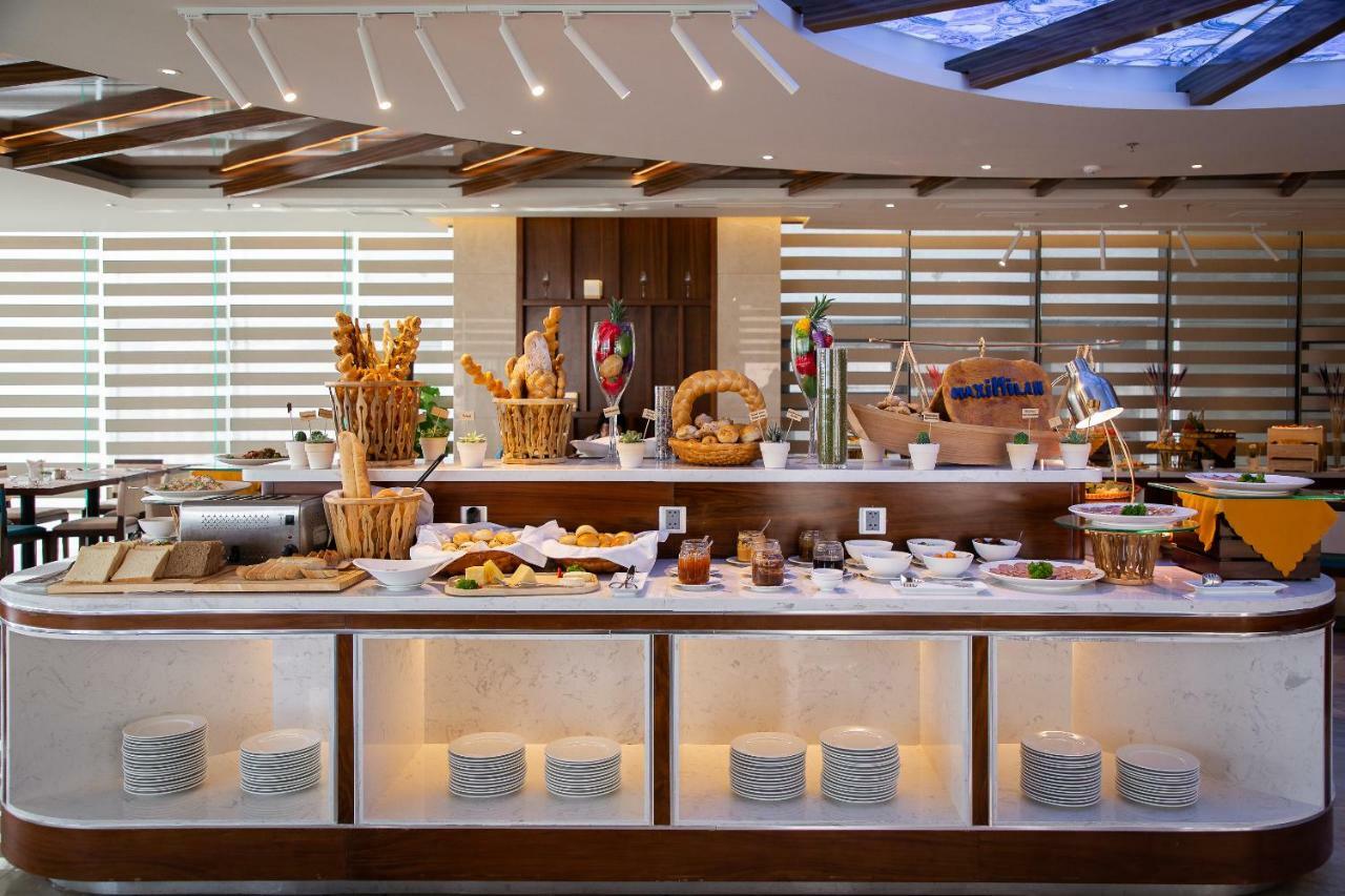 Maximilan Danang Beach Hotel מראה חיצוני תמונה